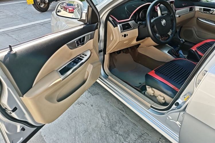 Used Buick Excelle 2013 1.5L Manual Classic Model Driver Seat
