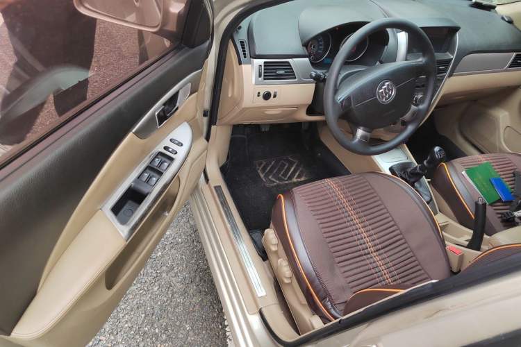 Used Buick Excelle 2013 1.5L Manual Classic Model Driver Seat