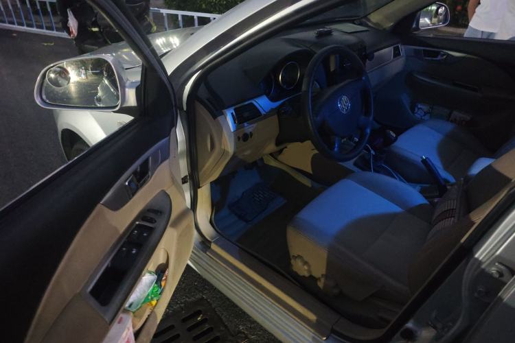 Used Buick Excelle 2013 1.5L Manual Classic Model Driver Seat