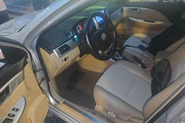 Used Buick Excelle 2013 1.5L Manual Classic Model Driver Seat