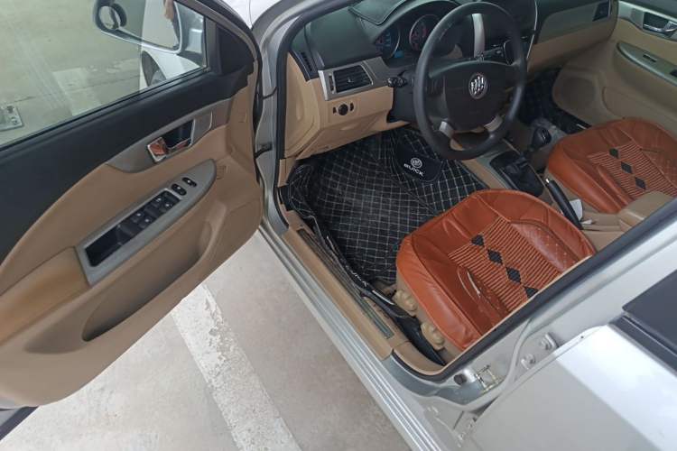 Used Buick Excelle 2013 1.5L Manual Classic Model Driver Seat