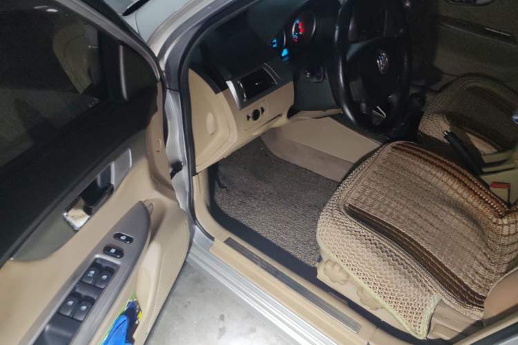 Used Buick Excelle 2013 1.5L Manual Classic Model Driver Seat