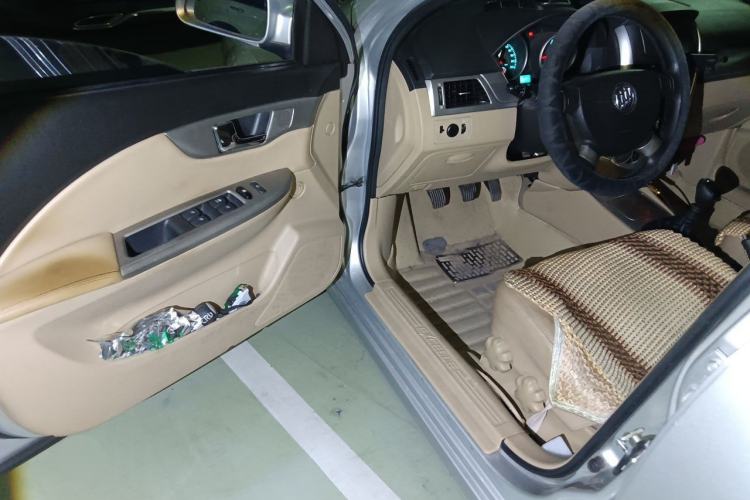 Used Buick Excelle 2013 1.5L Manual Classic Model Driver Seat