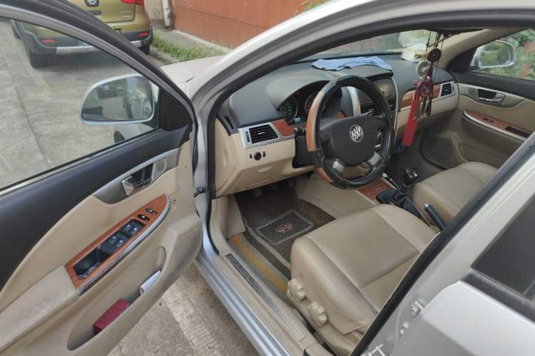 Used Buick Excelle 2013 1.5L Manual Luxury Model Driver Seat