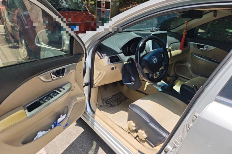 Used Buick Excelle 2013 1.5L Manual Classic Model Driver Seat