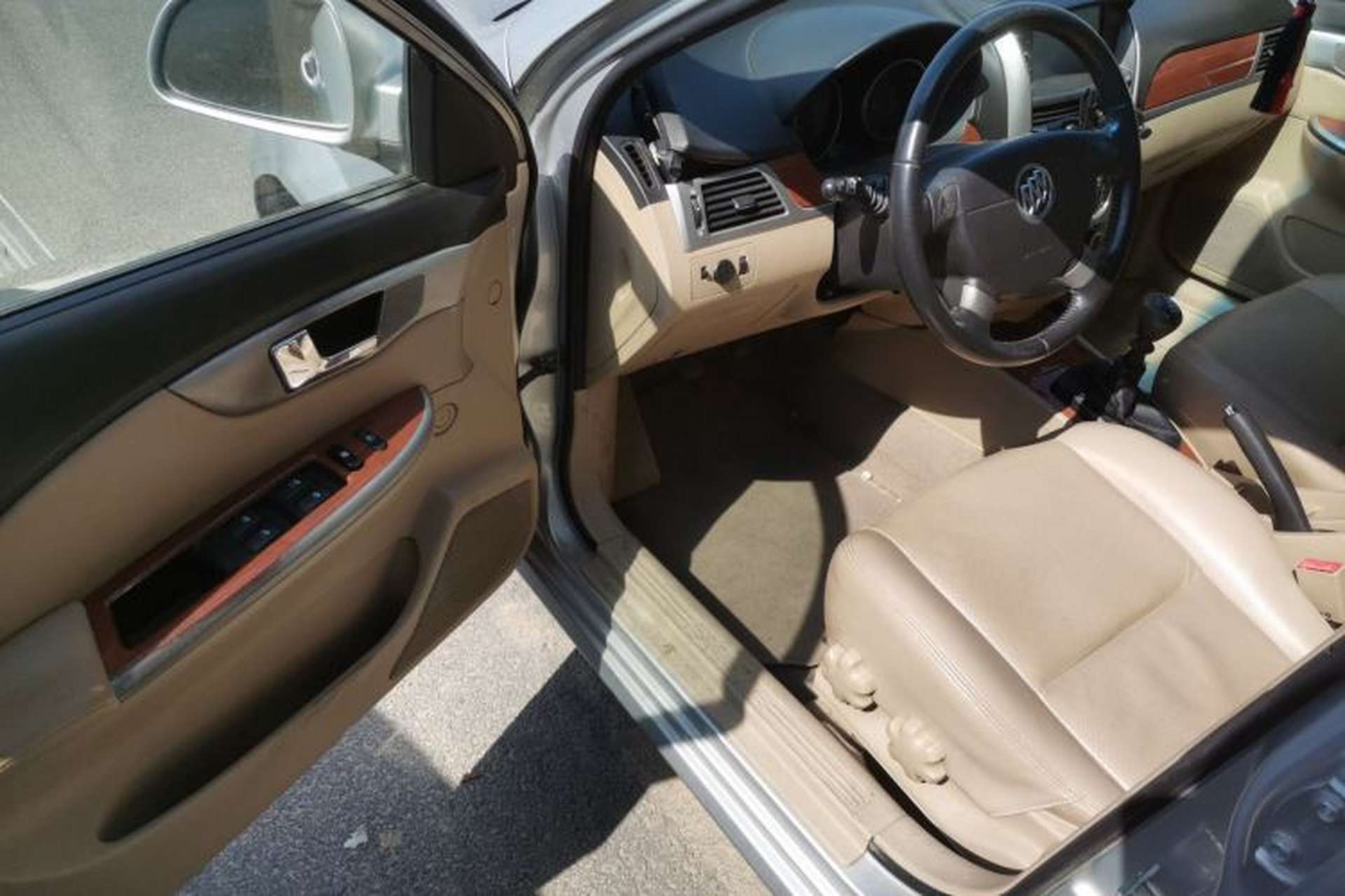 Used Buick Excelle 2013 1.5L Manual Luxury Model Driver Seat