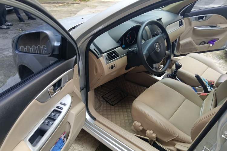 Used Buick Excelle 2013 1.5L Manual Classic Model Driver Seat