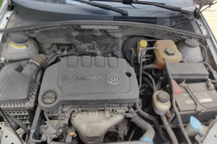 Used Buick Excelle 2013 1.5L Manual Classic Model Engine Bay