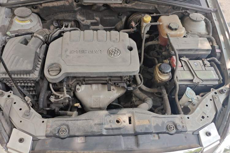 Used Buick Excelle 2013 1.5L Automatic Classic Model Engine Bay