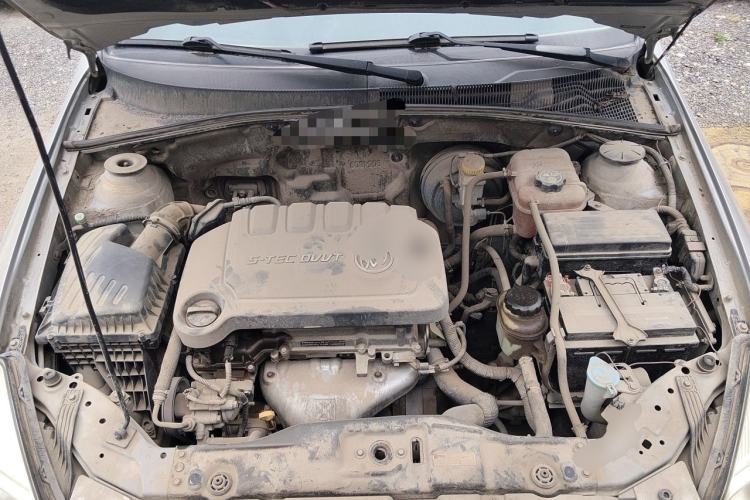 Used Buick Excelle 2013 1.5L Manual Classic Model Engine Bay