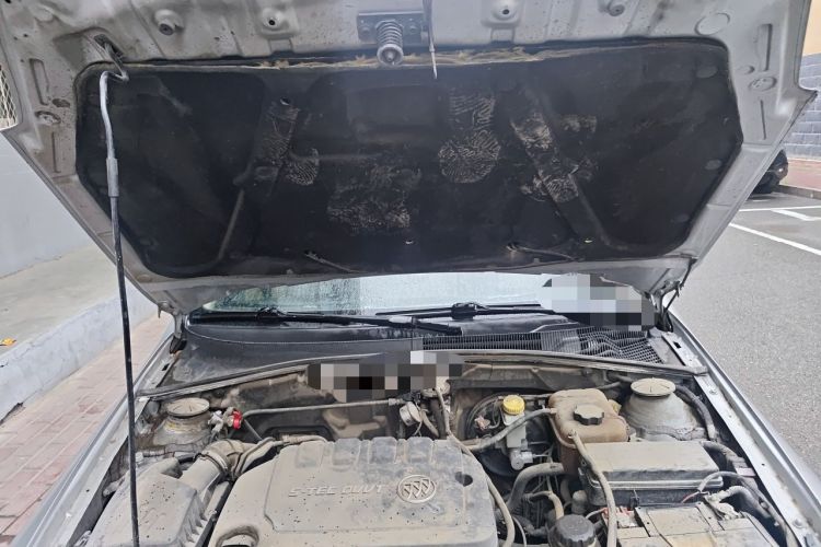 Used Buick Excelle 2013 1.5L Automatic Classic Model Engine Bay