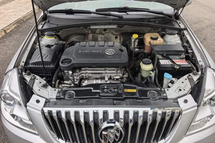 Used Buick Excelle 2013 1.5L Manual Classic Model Engine Bay