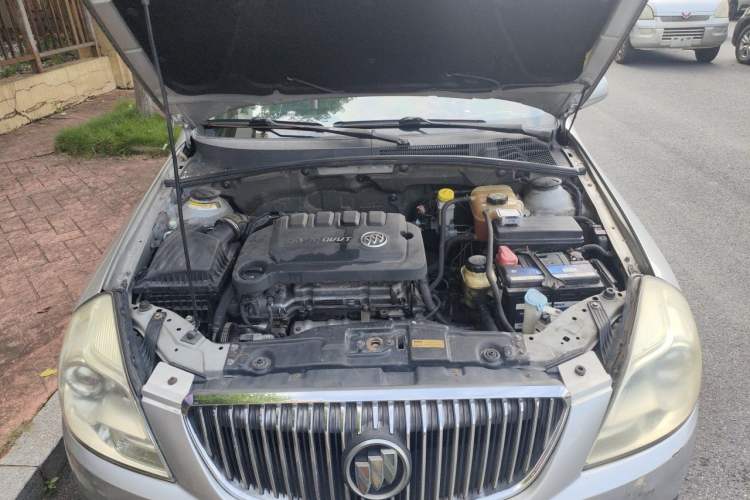 Used Buick Excelle 2013 1.5L Automatic Classic Model Engine Bay