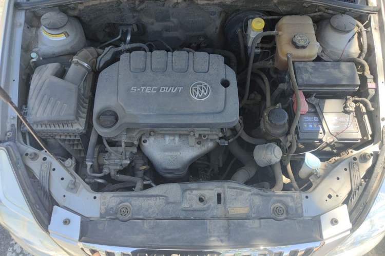 Used Buick Excelle 2013 1.5L Manual Classic Model Engine Bay
