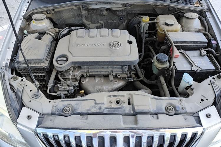 Used Buick Excelle 2013 1.5L Manual Classic Model Engine Bay