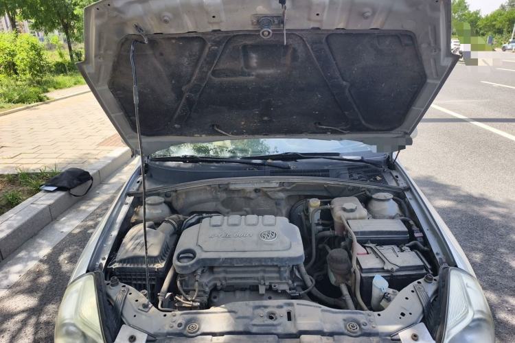 Used Buick Excelle 2013 1.5L Manual Classic Model Engine Bay
