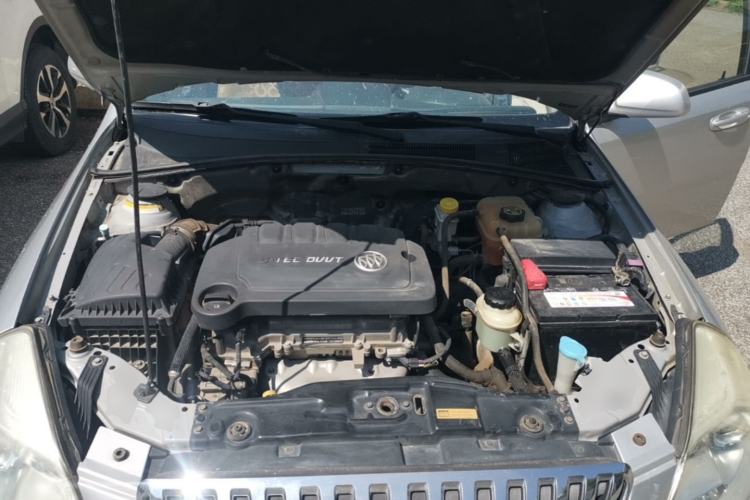 Used Buick Excelle 2013 1.5L Manual Classic Model Engine Bay