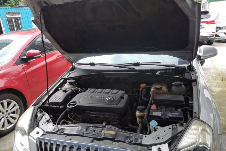 Used Buick Excelle 2013 1.5L Automatic Classic Model Engine Bay
