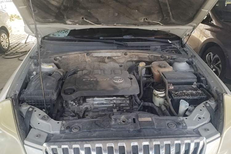 Used Buick Excelle 2013 1.5L Manual Classic Model Engine Bay