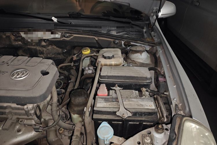 Used Buick Excelle 2013 1.5L Automatic Classic Model Engine Bay Left
