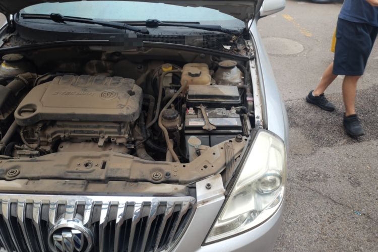Used Buick Excelle 2013 1.5L Manual Classic Model Engine Bay Left