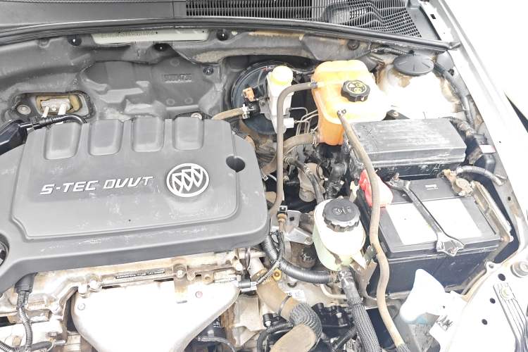 Used Buick Excelle 2013 1.5L Automatic Classic Model Engine Bay Left