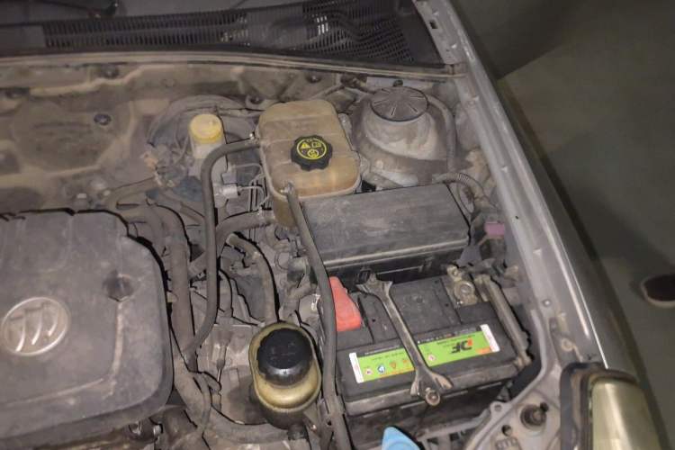 Used Buick Excelle 2013 1.5L Automatic Classic Model Engine Bay Left