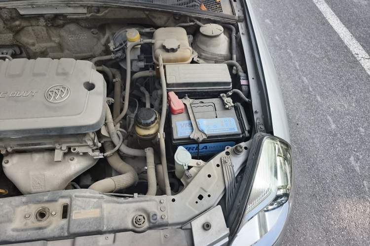 Used Buick Excelle 2013 1.5L Automatic Classic Model Engine Bay Left