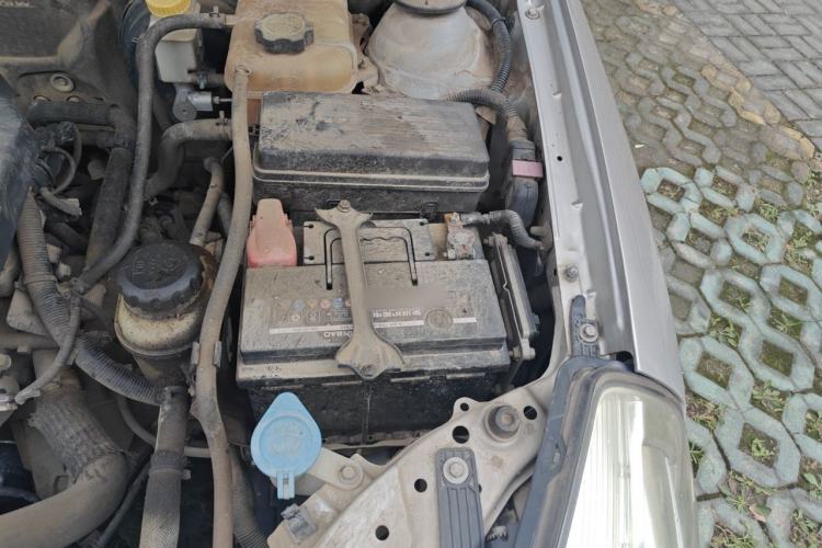 Used Buick Excelle 2013 1.5L Manual Classic Model Engine Bay Left