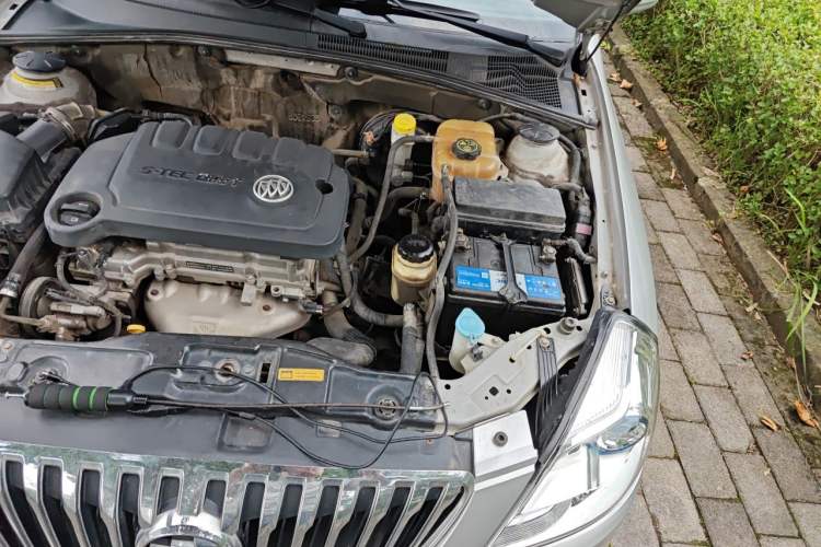 Used Buick Excelle 2013 1.5L Automatic Classic Model Engine Bay Left