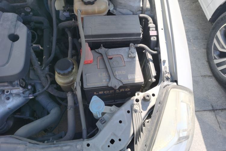 Used Buick Excelle 2013 1.5L Manual Luxury Model Engine Bay Left