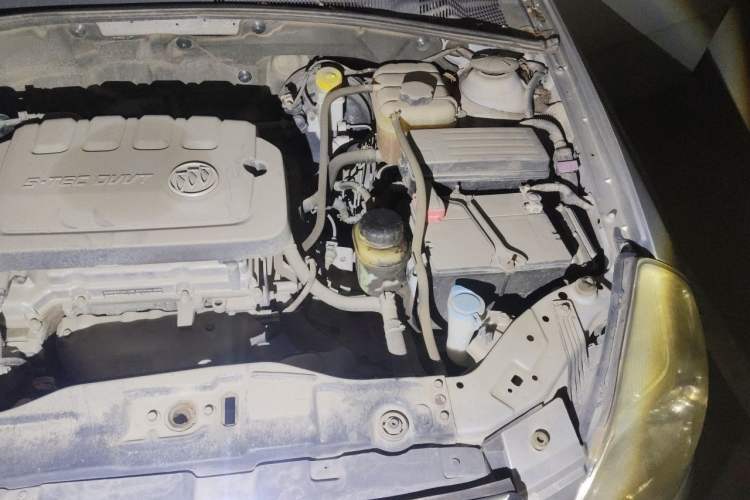 Used Buick Excelle 2013 1.5L Automatic Classic Model Engine Bay Left