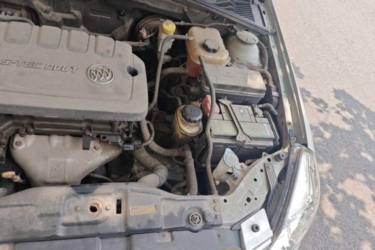 Used Buick Excelle 2013 1.5L Automatic Classic Model Engine Bay Left