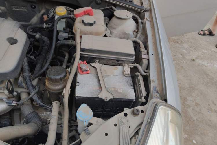 Used Buick Excelle 2013 1.5L Automatic Luxury Model Engine Bay Left