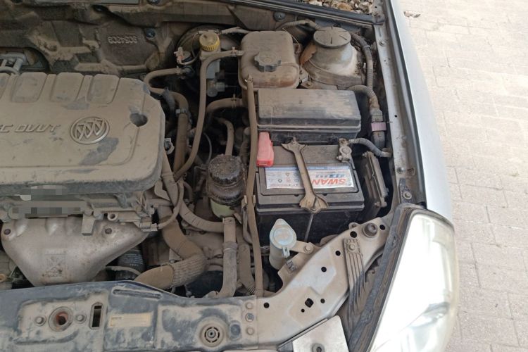 Used Buick Excelle 2013 1.5L Automatic Classic Model Engine Bay Left