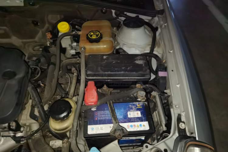 Used Buick Excelle 2013 1.5L Automatic Classic Model Engine Bay Left