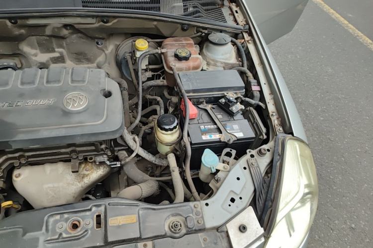 Used Buick Excelle 2013 1.5L Manual Classic Model Engine Bay Left