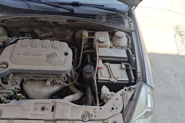 Used Buick Excelle 2013 1.5L Manual Luxury Model Engine Bay Left