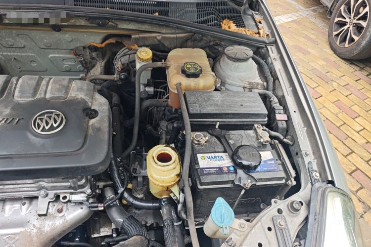 Used Buick Excelle 2013 1.5L Automatic Classic Model Engine Bay Left