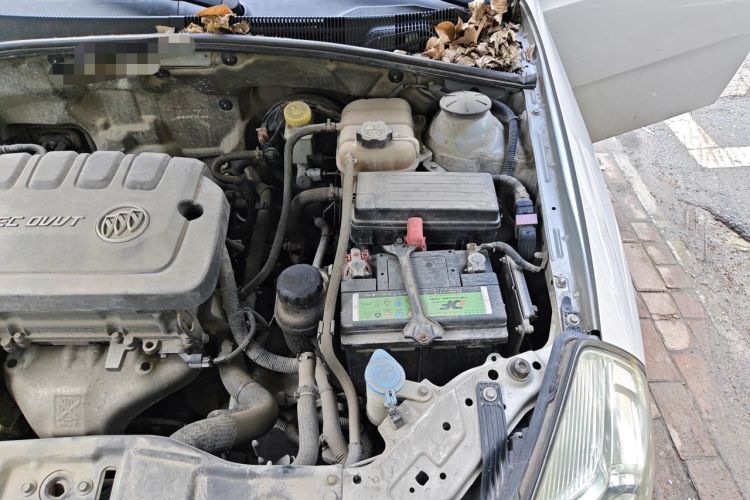 Used Buick Excelle 2013 1.5L Automatic Classic Model Engine Bay Left