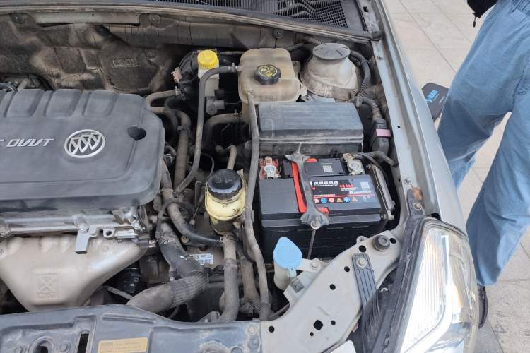 Used Buick Excelle 2013 1.5L Automatic Classic Model Engine Bay Left