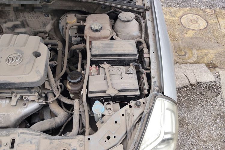 Used Buick Excelle 2013 1.5L Manual Classic Model Engine Bay Left