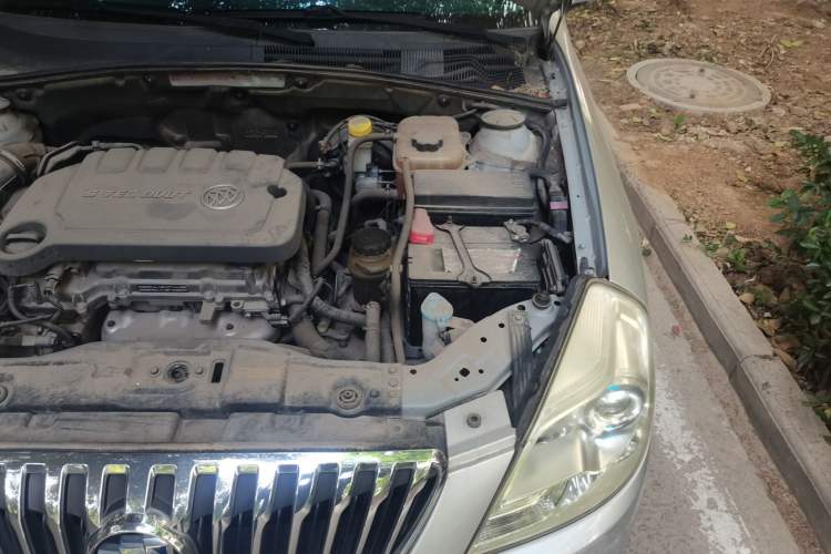 Used Buick Excelle 2013 1.5L Automatic Classic Model Engine Bay Left