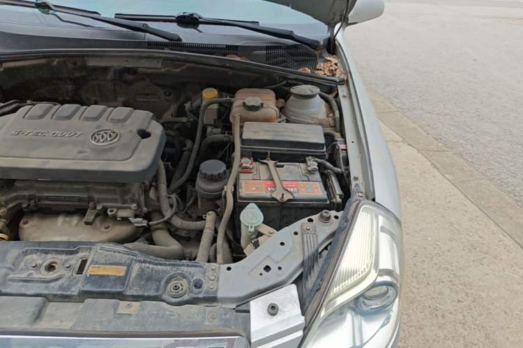 Used Buick Excelle 2013 1.5L Automatic Classic Model Engine Bay Left