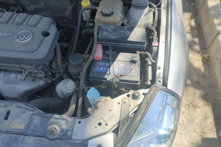 Used Buick Excelle 2013 1.5L Manual Classic Model Engine Bay Left