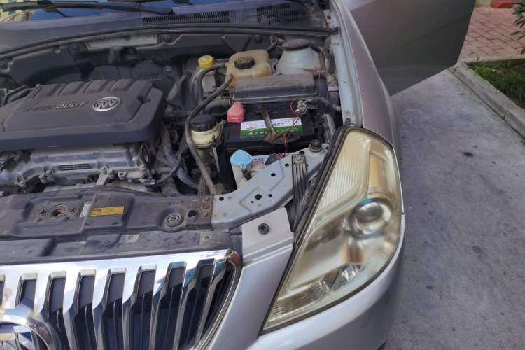 Used Buick Excelle 2013 1.5L Manual Classic Model Engine Bay Left