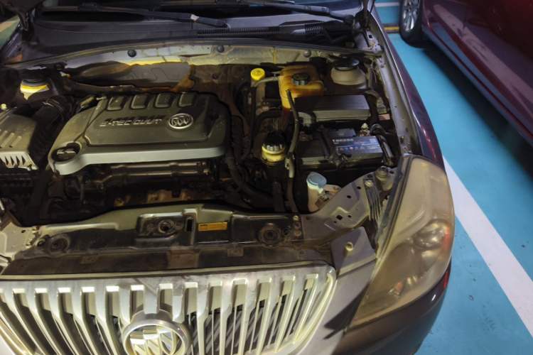 Used Buick Excelle 2013 1.5L Manual Classic Model Engine Bay Left