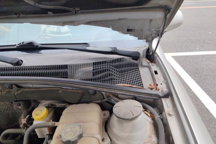 Used Buick Excelle 2013 1.5L Automatic Classic Model Engine Bay Left