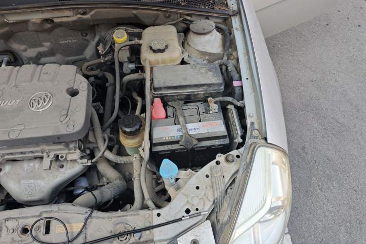 Used Buick Excelle 2013 1.5L Automatic Classic Model Engine Bay Left