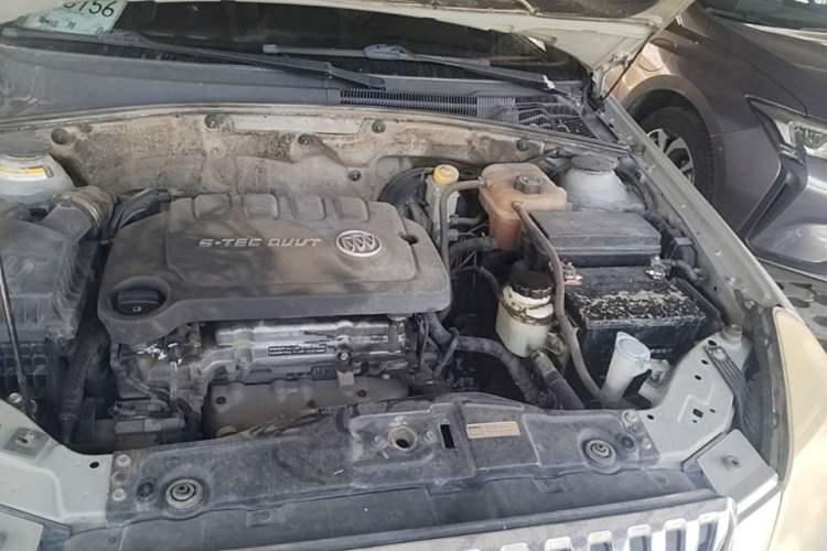 Used Buick Excelle 2013 1.5L Manual Classic Model Engine Bay Left